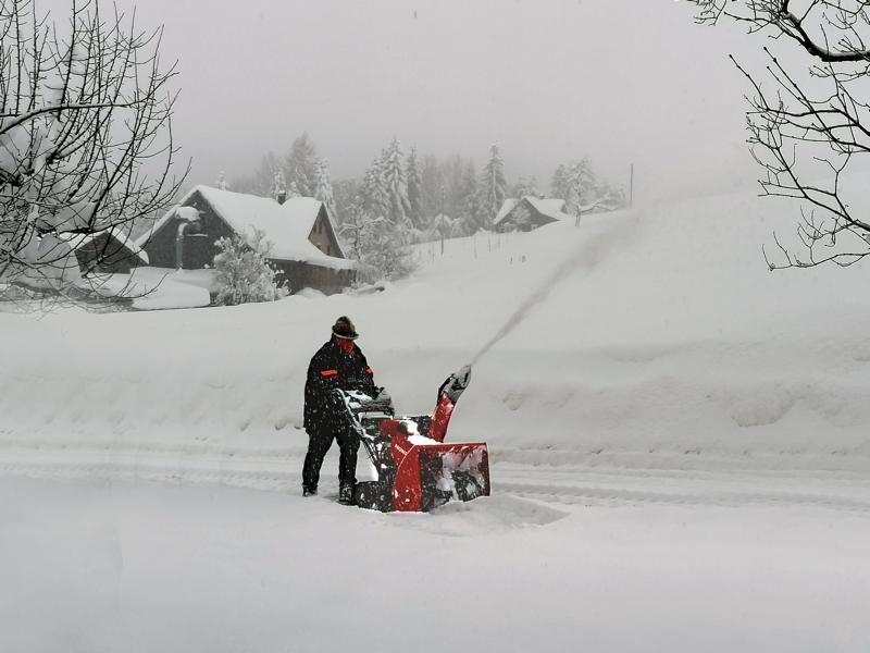 Martin Buechel 079 796 66 74 Schneefräsen 1