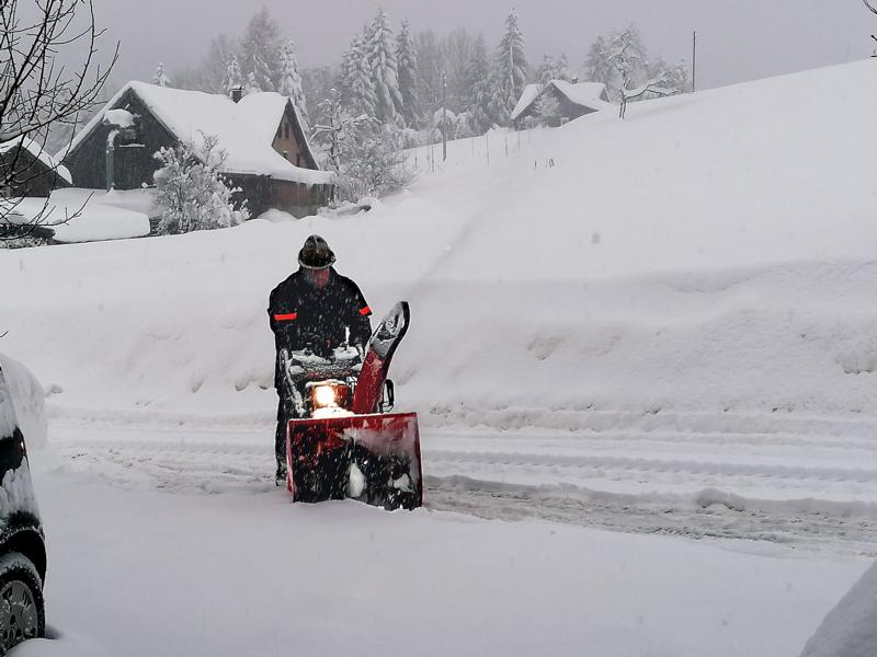 Martin Buechel 079 796 66 74 Schneefräsen 2