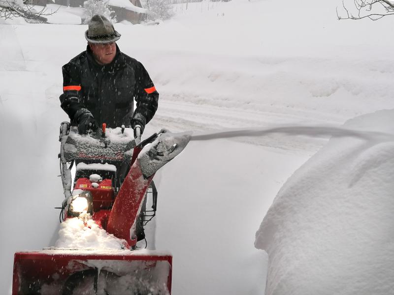 Martin Buechel 079 796 66 74 Schneefräsen 3